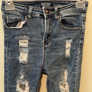 ✨✨BUNDLE AND SAVE✨✨ buy two pairs of jeans for$20✨✨ Jeans- womens size 1